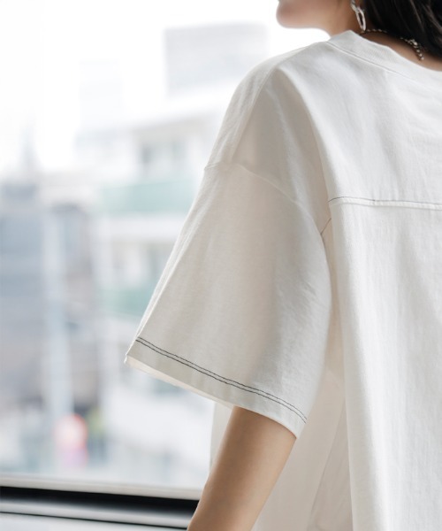 HUG.U(ハグユー)の「オーバーサイズステッチTシャツ(Tシャツ/カットソー・レディース・ベージュ/ダークグレー/オレンジ/ホワイト/ブラック・FREE)」の14枚目の写真