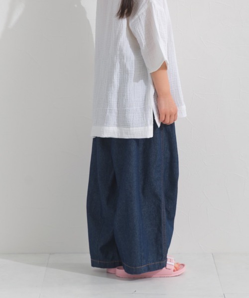OMNES(オムネス)の「キッズ ウォッシュ加工 デニムサーカスバルーンパンツ(デニムパンツ・キッズ・ブルー/インディゴブルー/キナリ・LARGE/MEDIUM)」の10枚目の写真