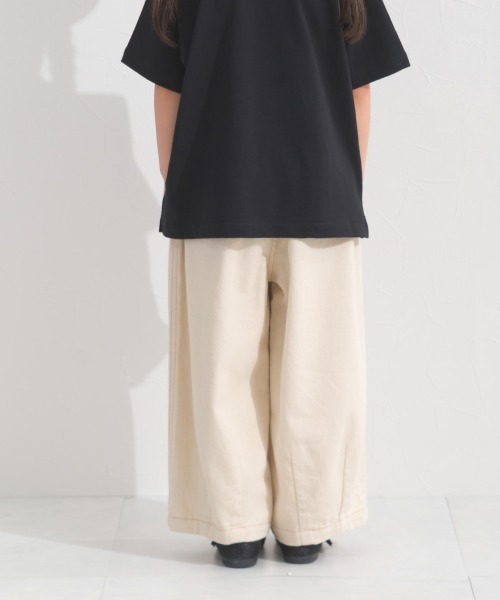 OMNES(オムネス)の「キッズ ウォッシュ加工 デニムサーカスバルーンパンツ(デニムパンツ・キッズ・ブルー/インディゴブルー/キナリ・LARGE/MEDIUM)」の6枚目の写真
