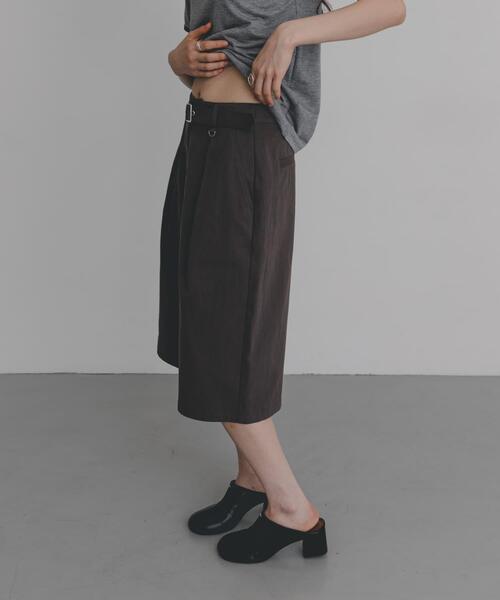 SENSE OF PLACE by URBAN RESEARCH(センスオブプレイスバイアーバンリサーチ)の「チノバミューダベルトパンツ(その他パンツ・レディース・ベージュ/チャコールグレー・MEDIUM/SMALL)」の3枚目の写真