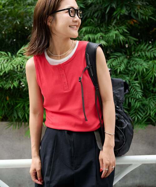 OUTDOOR PRODUCTS(アウトドアプロダクツ)の「レイヤードライクノースリTEE(Tシャツ/カットソー・レディース・レッド/ブラック/チャコールグレー・FREE)」の3枚目の写真