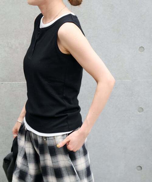 OUTDOOR PRODUCTS(アウトドアプロダクツ)の「レイヤードライクノースリTEE(Tシャツ/カットソー・レディース・レッド/ブラック/チャコールグレー・FREE)」の22枚目の写真