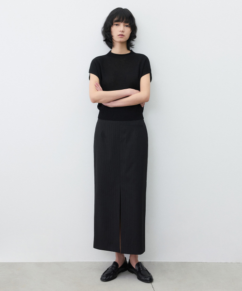 SUARE WOMEN(スアレウーマン)の「(ウィメンズ)フロントスリットマキシスカートブラック(スカート・レディース・ブラック・SMALL/MEDIUM)」の1枚目の写真