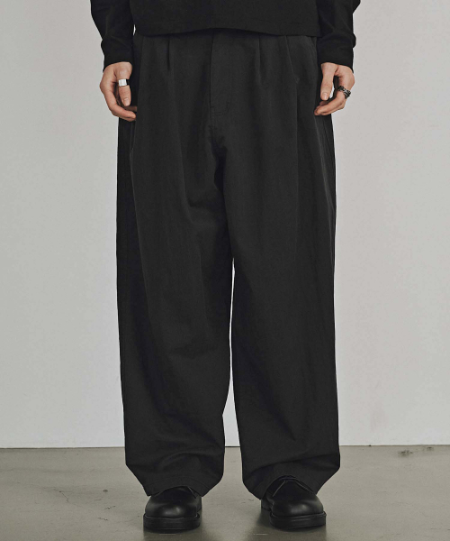KANEITEI(カネイテイ)の「SOFT TOUCH TWO TUCK SLACKS (BLACK)(スラックス・レディース・ブラック・MEDIUM/LARGE/X-LARGE)」の1枚目の写真