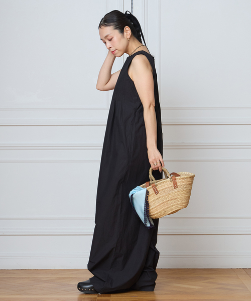 IENA LA BOUCLE(イエナラブークル)の「IENA LA BOUCLE ハイカウントタイプライタータックオールインワン(サロペット/オーバーオール・レディース・ベージュ/ブラック・38/36)」の3枚目の写真