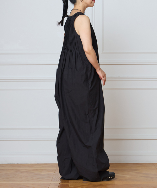 IENA LA BOUCLE(イエナラブークル)の「IENA LA BOUCLE ハイカウントタイプライタータックオールインワン(サロペット/オーバーオール・レディース・ベージュ/ブラック・38/36)」の5枚目の写真