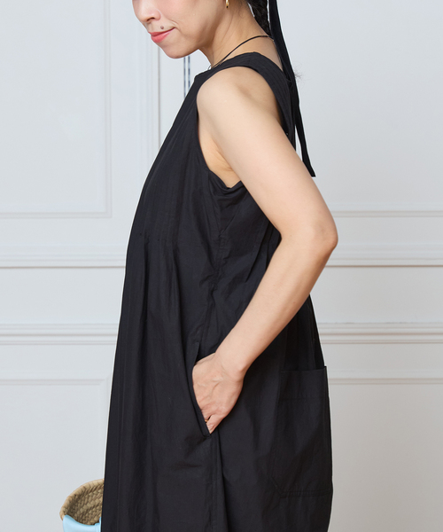 IENA LA BOUCLE(イエナラブークル)の「IENA LA BOUCLE ハイカウントタイプライタータックオールインワン(サロペット/オーバーオール・レディース・ベージュ/ブラック・38/36)」の7枚目の写真