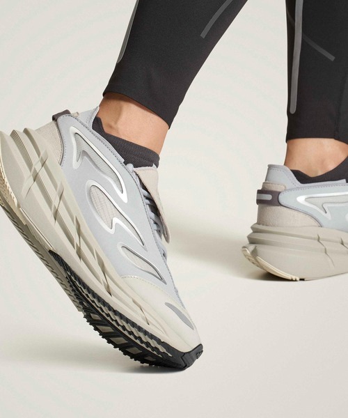 adidas by Stella McCartney(アディダスバイステラマッカートニー)の「adidas by Stella McCartneyアディスター / Adistar / アディダス adidas(スニーカー・レディース・グレー・22.5cm/23.0cm/23.5cm/24.0cm/24.5cm/25.0cm/28.5cm/25.5cm/26.5cm/26.0cm/27.5cm/27.0cm/28.0cm)」の2枚目の写真