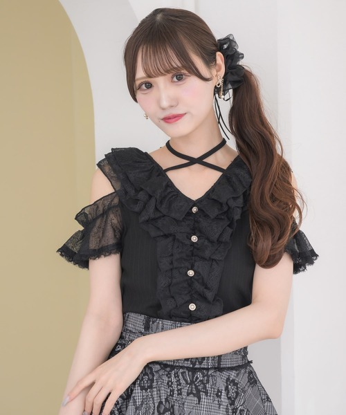 couture BY ROJITA(クチュールバイロジータ)の「レースフリルオフショルトップス(Tシャツ/カットソー・レディース・ボルドー/ブラック/ホワイト・FREE)」の1枚目の写真
