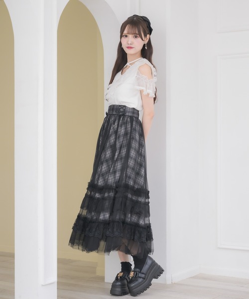 couture BY ROJITA(クチュールバイロジータ)の「レースフリルオフショルトップス(Tシャツ/カットソー・レディース・ボルドー/ブラック/ホワイト・FREE)」の4枚目の写真
