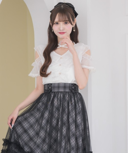 couture BY ROJITA(クチュールバイロジータ)の「レースフリルオフショルトップス(Tシャツ/カットソー・レディース・ボルドー/ブラック/ホワイト・FREE)」の17枚目の写真