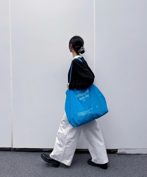 HEILIS(ヘイリス)の「メッセージプリントビッグエコトートバッグ/トートバッグ ビッグトートバッグ エコバッグ ショルダーバッグ 大容量バッグ プリントバッグ メッセージプリント 肩掛けバッグ 軽量バッグ 韓国ファッション カジュアル ストリート デイリー 通勤 通学 旅行 春 夏 秋 冬 アイボリー ブルー(トートバッグ・レディース・ブルー/アイボリー・FREE)」の11枚目の写真