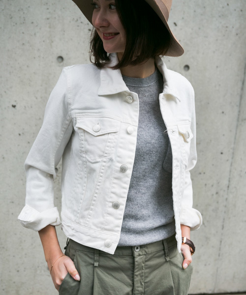 Moname（モナーム）の「■Moname   ホワイト ジーンジャケット   JEAN JACKET(ジーンジャケット)/41161082（デニムジャケット・レディース・ホワイト・SMALL/X-SMALL/MEDIUM）」の2枚目の写真