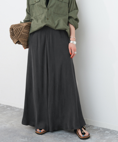 Spick & Span(スピックアンドスパン)の「《追加2》ウォッシャブルキュプラフレアスカート(スカート・レディース・カーキ/ベージュ系その他/ブラックミックス・38/36)」の1枚目の写真