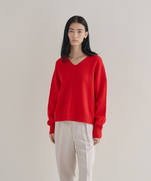 cloenc(クロエンス)の「Relaxy Rich カシミヤ混 Vネックニット【美フォルム】(ニット/セーター・レディース・ライトグリーン/ベビーピンク/ライトグレー系8/ベージュ系8/オフホワイト/レッド系1・02/00)」の6枚目の写真