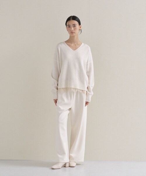cloenc(クロエンス)の「Relaxy Rich カシミヤ混 Vネックニット【美フォルム】(ニット/セーター・レディース・ライトグリーン/ベビーピンク/ライトグレー系8/ベージュ系8/オフホワイト/レッド系1・02/00)」の1枚目の写真