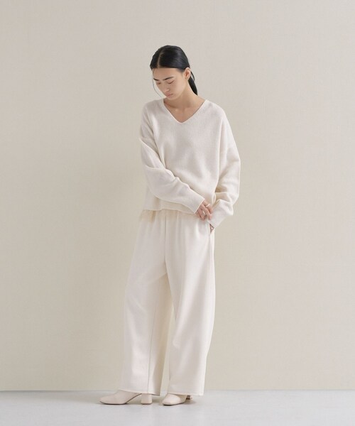 cloenc(クロエンス)の「Relaxy Rich カシミヤ混 Vネックニット【美フォルム】(ニット/セーター・レディース・ライトグリーン/ベビーピンク/ライトグレー系8/ベージュ系8/オフホワイト/レッド系1・02/00)」の7枚目の写真
