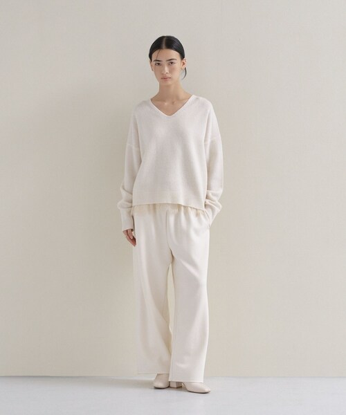 cloenc(クロエンス)の「Relaxy Rich カシミヤ混 Vネックニット【美フォルム】(ニット/セーター・レディース・ライトグリーン/ベビーピンク/ライトグレー系8/ベージュ系8/オフホワイト/レッド系1・02/00)」の8枚目の写真