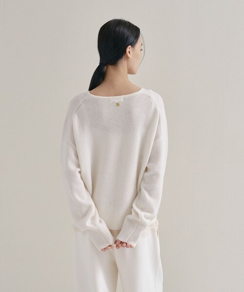 cloenc(クロエンス)の「Relaxy Rich カシミヤ混 Vネックニット【美フォルム】(ニット/セーター・レディース・ライトグリーン/ベビーピンク/ライトグレー系8/ベージュ系8/オフホワイト/レッド系1・02/00)」の11枚目の写真