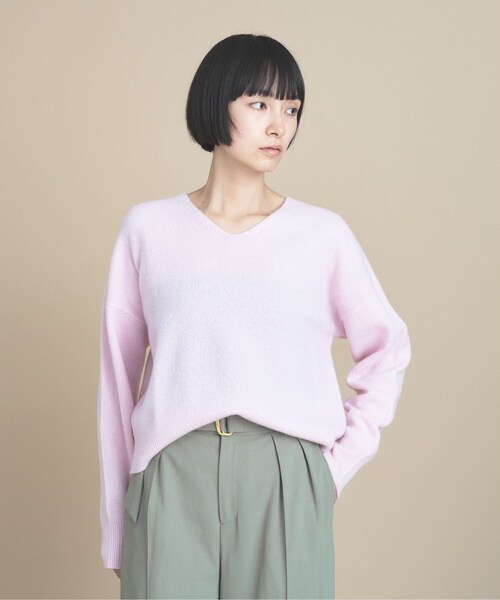 cloenc(クロエンス)の「Relaxy Rich カシミヤ混 Vネックニット【美フォルム】(ニット/セーター・レディース・ライトグリーン/ベビーピンク/ライトグレー系8/ベージュ系8/オフホワイト/レッド系1・02/00)」の15枚目の写真