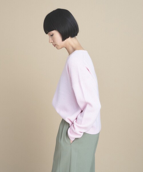 cloenc(クロエンス)の「Relaxy Rich カシミヤ混 Vネックニット【美フォルム】(ニット/セーター・レディース・ライトグリーン/ベビーピンク/ライトグレー系8/ベージュ系8/オフホワイト/レッド系1・02/00)」の16枚目の写真