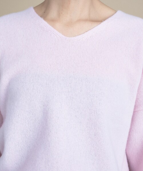 cloenc(クロエンス)の「Relaxy Rich カシミヤ混 Vネックニット【美フォルム】(ニット/セーター・レディース・ライトグリーン/ベビーピンク/ライトグレー系8/ベージュ系8/オフホワイト/レッド系1・02/00)」の17枚目の写真