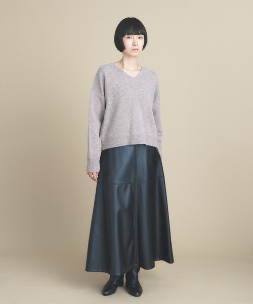 cloenc(クロエンス)の「Relaxy Rich カシミヤ混 Vネックニット【美フォルム】(ニット/セーター・レディース・ライトグリーン/ベビーピンク/ライトグレー系8/ベージュ系8/オフホワイト/レッド系1・02/00)」の18枚目の写真