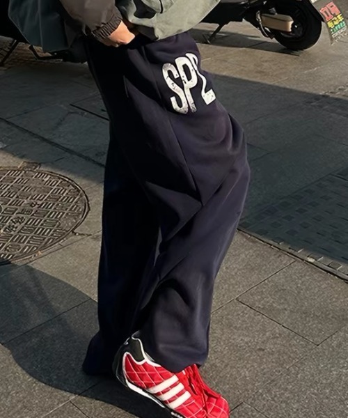 Vipoa(ヴィポア)の「Logo design sweat pants(スウェットパンツ・レディース・イエロー/ネイビー・FREE)」の2枚目の写真