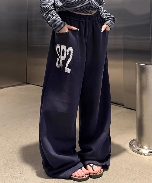 Vipoa(ヴィポア)の「Logo design sweat pants(スウェットパンツ・レディース・イエロー/ネイビー・FREE)」の4枚目の写真