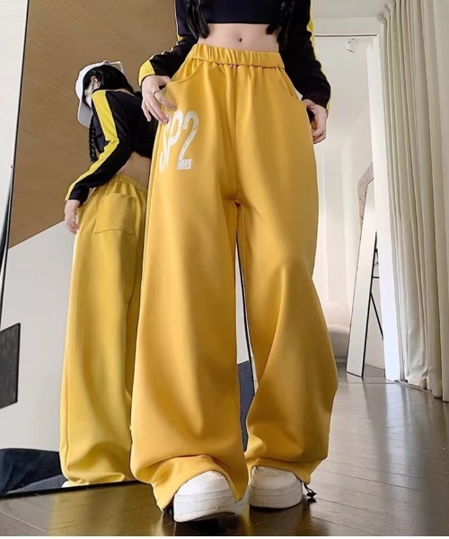 Vipoa(ヴィポア)の「Logo design sweat pants(スウェットパンツ・レディース・イエロー/ネイビー・FREE)」の21枚目の写真