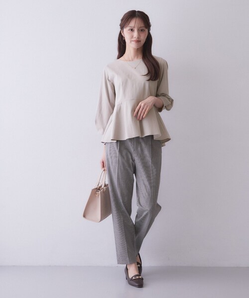 index(インデックス)の「バックパール調ペプラムトップス【洗濯機OK】(Tシャツ/カットソー・レディース・ブルー系その他/ナチュラル/スミクロ・36/38/40/42)」の4枚目の写真