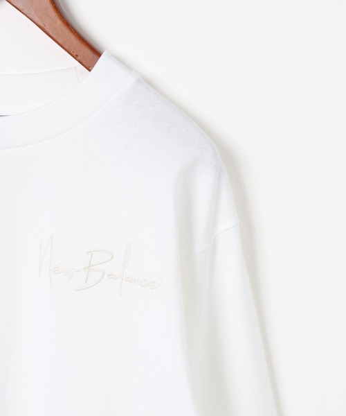 NEW BALANCE(ニューバランス)の「【New Balance(ニューバランス)】アスレチックシグネチャーロングスリーブTシャツ(Tシャツ/カットソー・レディース・ホワイト/ブラック・MEDIUM/LARGE)」の6枚目の写真