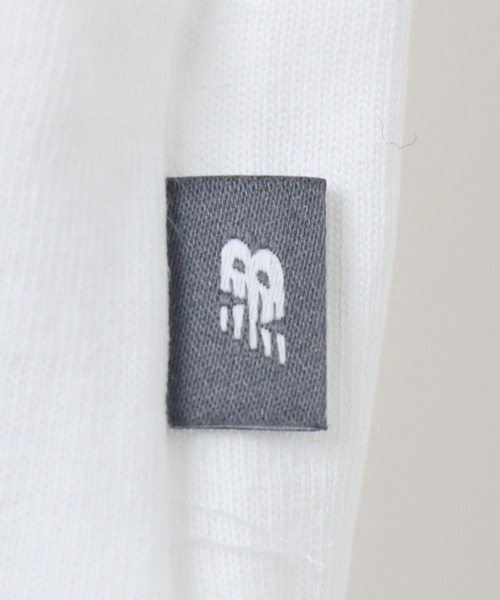 NEW BALANCE(ニューバランス)の「【New Balance(ニューバランス)】アスレチックシグネチャーロングスリーブTシャツ(Tシャツ/カットソー・レディース・ホワイト/ブラック・MEDIUM/LARGE)」の9枚目の写真