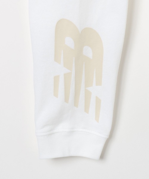 NEW BALANCE(ニューバランス)の「【New Balance(ニューバランス)】アスレチックシグネチャーロングスリーブTシャツ(Tシャツ/カットソー・レディース・ホワイト/ブラック・MEDIUM/LARGE)」の11枚目の写真