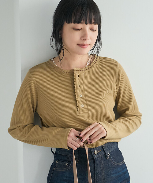 FREAK'S STORE（フリークスストア）の「ヴィンテージライク ヘンリーネックロンT/ヘンリーネックTシャツ（Tシャツ/カットソー・レディース・オフホワイト/ベージュ/ネイビー・ﾌﾘ-）」の3枚目の写真