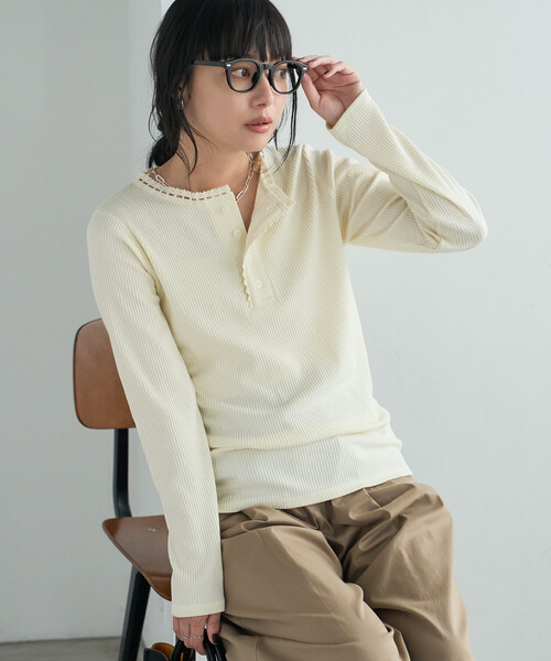 FREAK'S STORE（フリークスストア）の「ヴィンテージライク ヘンリーネックロンT/ヘンリーネックTシャツ（Tシャツ/カットソー・レディース・オフホワイト/ベージュ/ネイビー・ﾌﾘ-）」の7枚目の写真