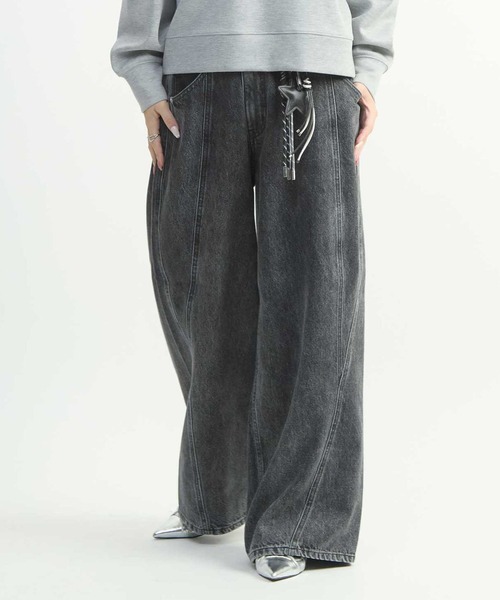 CONVERSE TOKYO(コンバーストウキョウ)の「3D WIDE DENIM PANTS(デニムパンツ・レディース・ブルー/インディゴブルー/ブラック・MEDIUM/SMALL)」の2枚目の写真