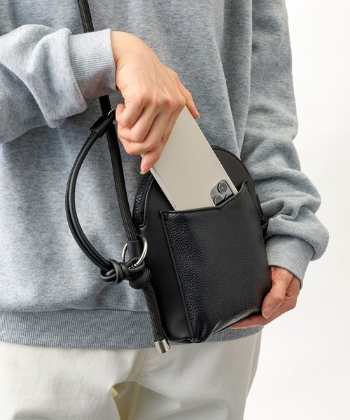 MATO by MARL MARL(マトーバイマールマール)の「MATO by MARLMARL/マトーバイマールマール ジップラインフォーンバッグ ZIPLINE PHONE BAG(マザーズバッグ・レディース・ブラック/ホワイト・FREE)」の3枚目の写真
