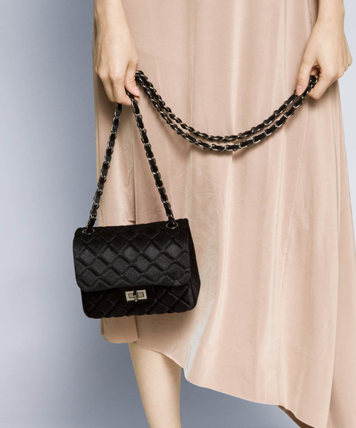 PLAIN CLOTHING(プレーンクロージング)の「ベロアダイヤ柄ステッチバッグ【PLAIN CLOTHING】(ショルダーバッグ・レディース・ブラック/ネイビー/グレー・FREE)」の2枚目の写真