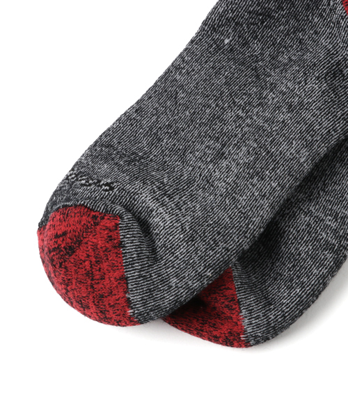 DARN TOUGH VERMONT（ダーンタフバーモント）の「【MADE IN USA】DARN TOUGH Ms 1955 マウンテリニアリング オーバーカフ エクストラクッション（ソックス/靴下・メンズ・スモークグレー・LARGE/MEDIUM）」の2枚目の写真