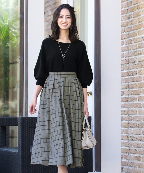 Tiaclasse(ティアクラッセ)の「【洗える】きれい色で彩る、大人のマキシ丈フレアスカート(スカート・レディース・グレー/オフホワイト/ピンク/モカ/ネイビー/マスタード/ハウンドトゥース/チェック/グレー系その他/ブラウン系その他/グレイッシュベージュ/アイボリー/パープル/ターコイズブルー/ブラック/ライトグレー/チャコールグレー/ボルドー・MEDIUM/LARGE/L/M)」の5枚目の写真