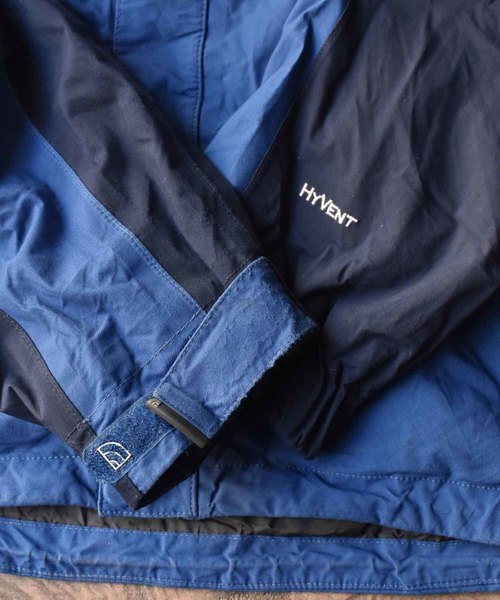 THE NORTH FACE（ザノースフェイス）の「【ヴィンテージ古着】THE NORTH FACE/ザ ノースフェイス "HyVENT" ナイロンジャケット（ナイロンジャケット・メンズ・ブルー・MEDIUM）」の4枚目の写真