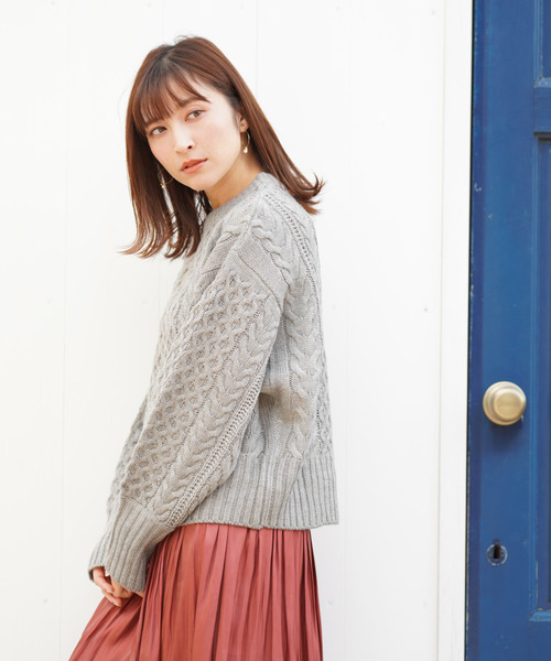 rps（アールピーエス）の「ウール混ボリューム袖ケーブルニットプルオーバー（ニット/セーター・レディース・チャコールグレー/グレー/アイボリー・フリー）」の3枚目の写真