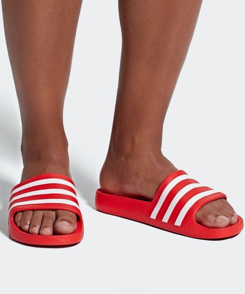 adidas（アディダス）の「アディレッタ アクア [ADILETTE]  / アディダス adidas（サンダル・メンズ・ブラック/ダークブルー/ブラック×ホワイト/ダークグリーン/フューシャピンク/ブルー/ホワイト×ブラック/レッド/ブラック×ゴールド/ホワイト×シルバー/スカイブルー/グリーン・22.5cm/23.5cm/24.5cm/25.5cm/26.5cm/27.5cm/28.5cm/29.5cm/30.5cm/31.5cm）」の12枚目の写真