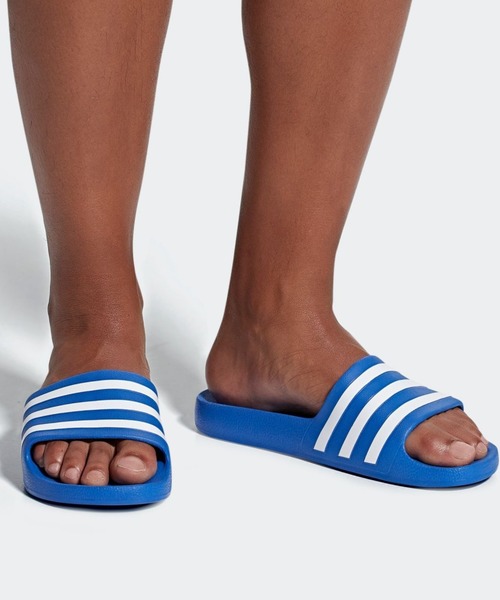adidas（アディダス）の「アディレッタ アクア [ADILETTE]  / アディダス adidas（サンダル・メンズ・ブラック/ダークブルー/ブラック×ホワイト/ダークグリーン/フューシャピンク/ブルー/ホワイト×ブラック/レッド/ブラック×ゴールド/ホワイト×シルバー/スカイブルー/グリーン・22.5cm/23.5cm/24.5cm/25.5cm/26.5cm/27.5cm/28.5cm/29.5cm/30.5cm/31.5cm）」の9枚目の写真