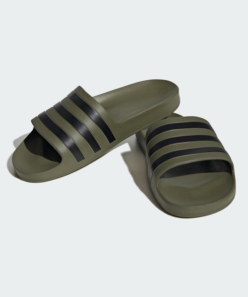 adidas（アディダス）の「アディレッタ アクア [ADILETTE]  / アディダス adidas（サンダル・メンズ・ブラック/ダークブルー/ブラック×ホワイト/ダークグリーン/フューシャピンク/ブルー/ホワイト×ブラック/レッド/ブラック×ゴールド/ホワイト×シルバー/スカイブルー/グリーン・22.5cm/23.5cm/24.5cm/25.5cm/26.5cm/27.5cm/28.5cm/29.5cm/30.5cm/31.5cm）」の19枚目の写真