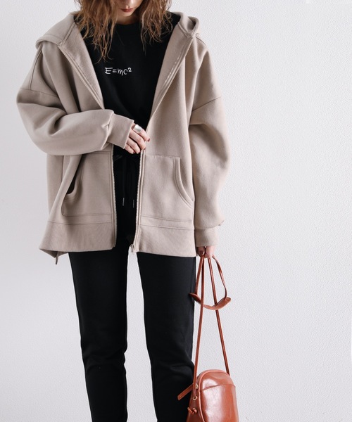 classicalelf（クラシカルエルフ）の「サイドスリット 無地ジップアッスウェットワイドパーカー（長袖）（パーカー・レディース・モカ/ブラック/ライトカーキ/ベージュ・LARGE/X-LARGE/MEDIUM）」の9枚目の写真