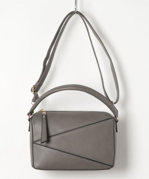 KOBE LETTUCE（コウベレタス）の「ストラップ付き2wayトライアングルパネルバッグ（ショルダーバッグ・レディース・チャコールグレー/アイボリー/イエロー系その他・FREE）」の3枚目の写真