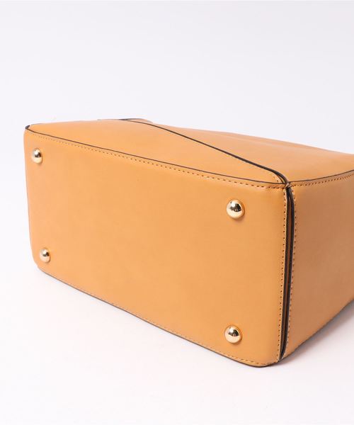 KOBE LETTUCE（コウベレタス）の「ストラップ付き2wayトライアングルパネルバッグ（ショルダーバッグ・レディース・チャコールグレー/アイボリー/イエロー系その他・FREE）」の5枚目の写真