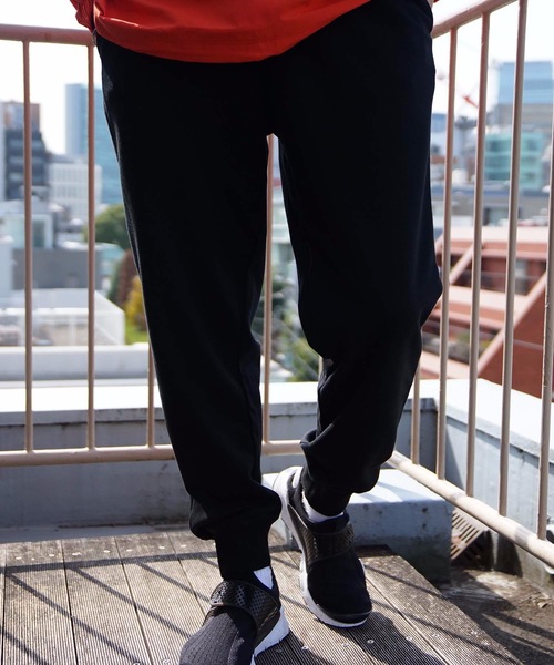 Champion（チャンピオン）の「【CHAMPION/チャンピオン】裏毛スウエットパンツ　Ｃ３－ＬＳ２５３　無地　ワンポイント　速乾性　スポーツシーン対応可能（スウェットパンツ・メンズ・グレー/ブラック/ネイビー/ホワイト・X-LARGE/MEDIUM/LARGE）」の12枚目の写真